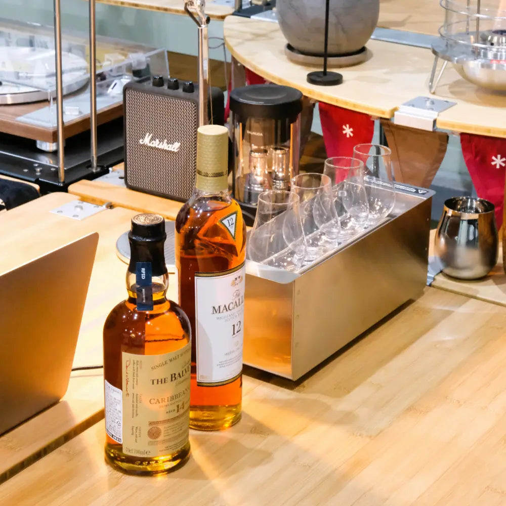 HR Stain Box Half Unit Hanger - Henrik Seo