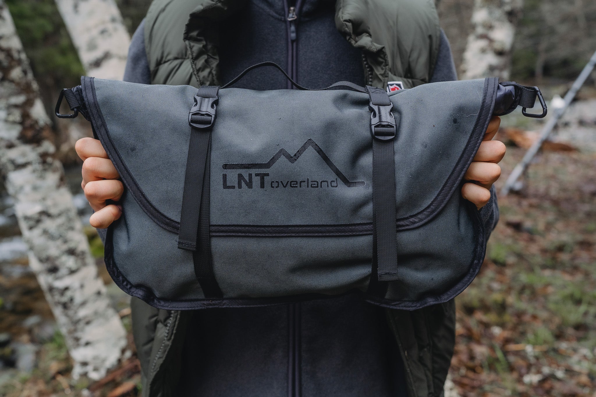 lnt overland's shower tent carry bag is compact size and easy to carry.