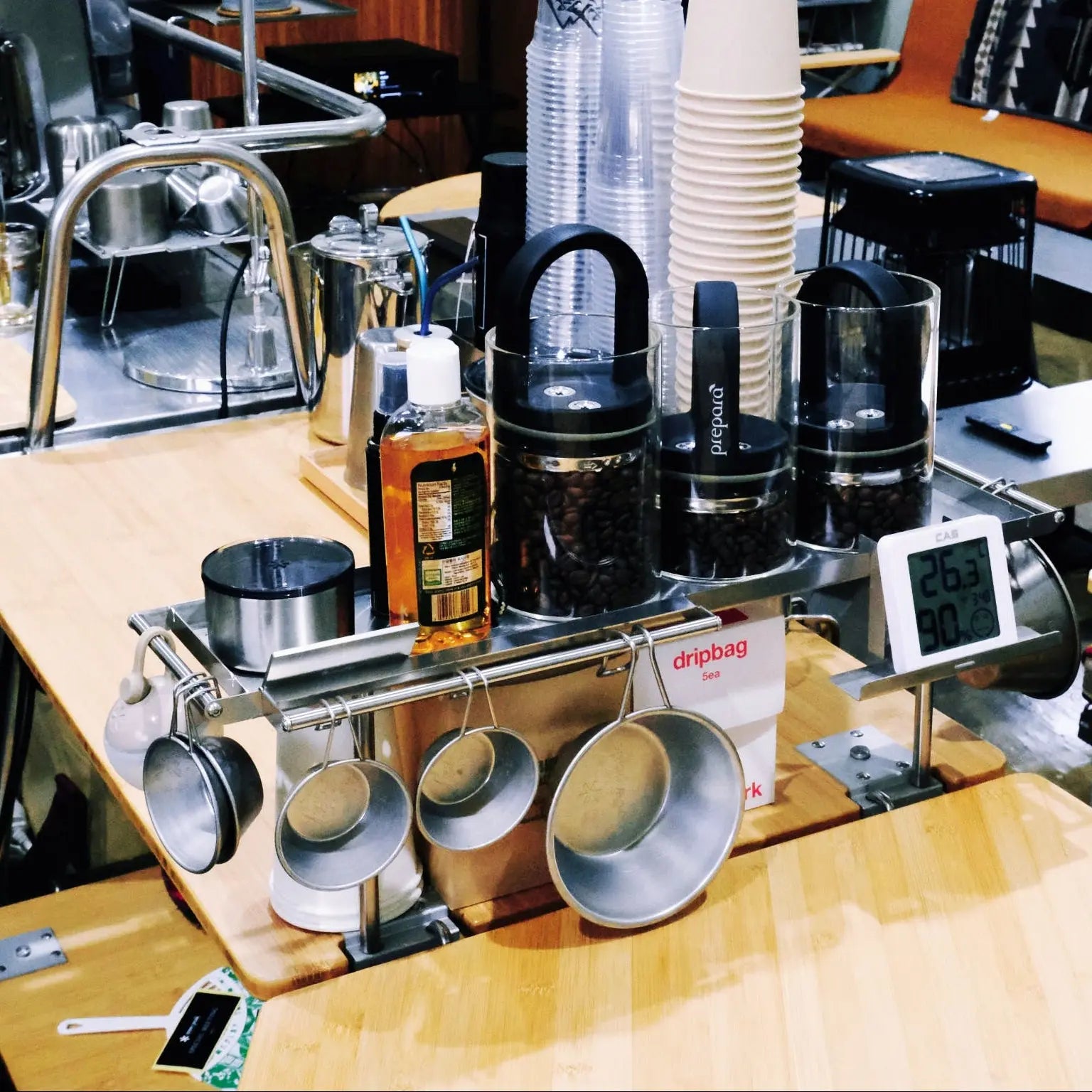 HR Side Tray Shelf Hanger - Henrik Seo