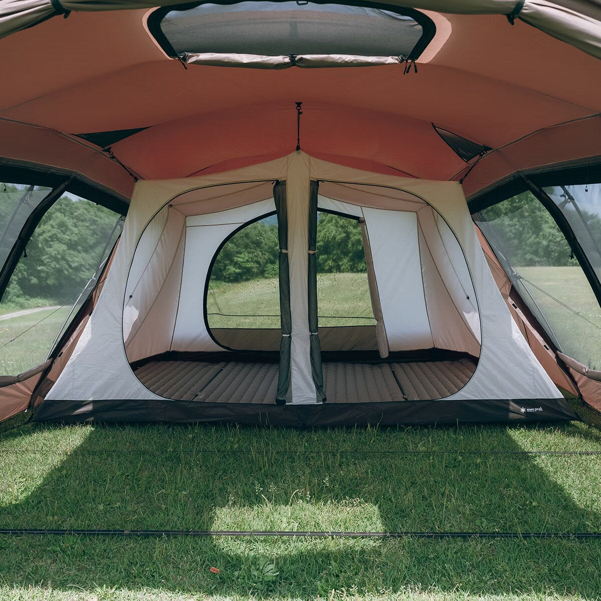 Land Lock X, Brown, inner room seen through the opened front panels