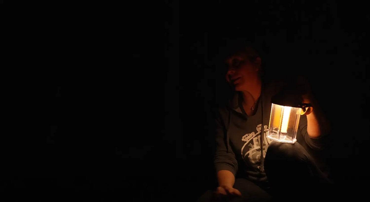 Family Prepares for Winter in Off Grid Cabin - @EFRT - BIGTENT