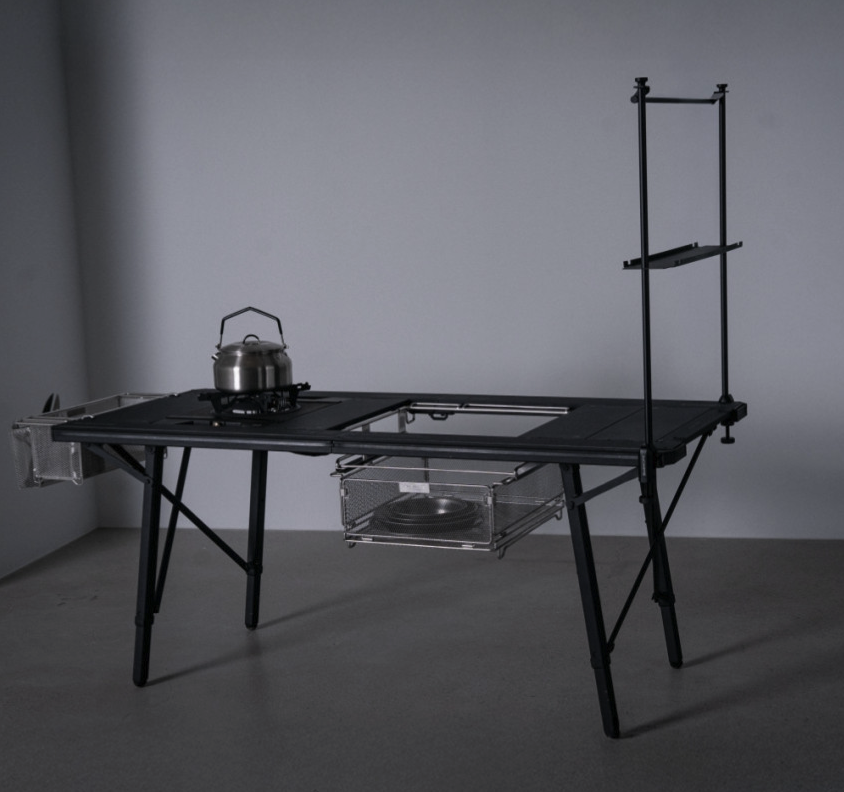 BUENOFE IGT Rail Frame 1.5 on an IGT table set up with a lantern pole and cook gear