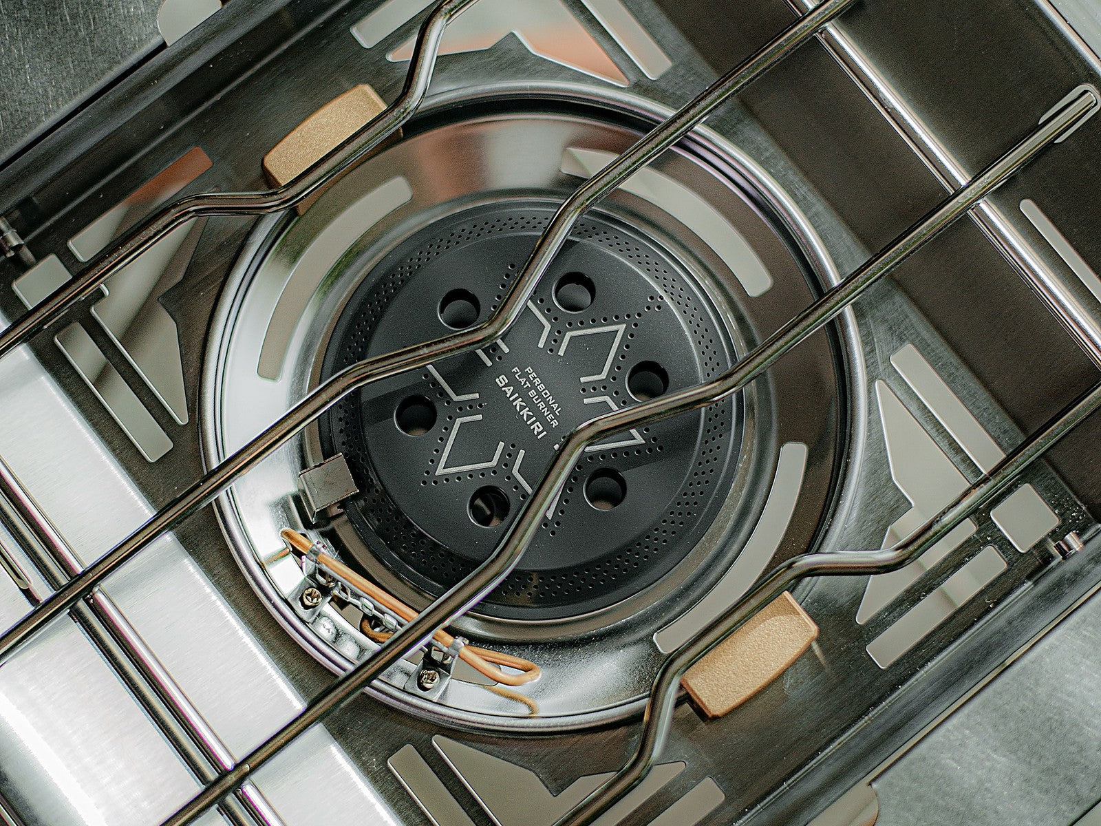 Close-up of the Personal Flat Burner 11 cm ceramic-coated burner head
